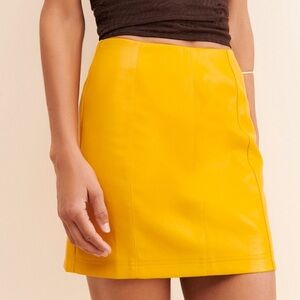 4SI3NNA Carson Skirt Canary Yellow Size Large NWT MSRP $80
